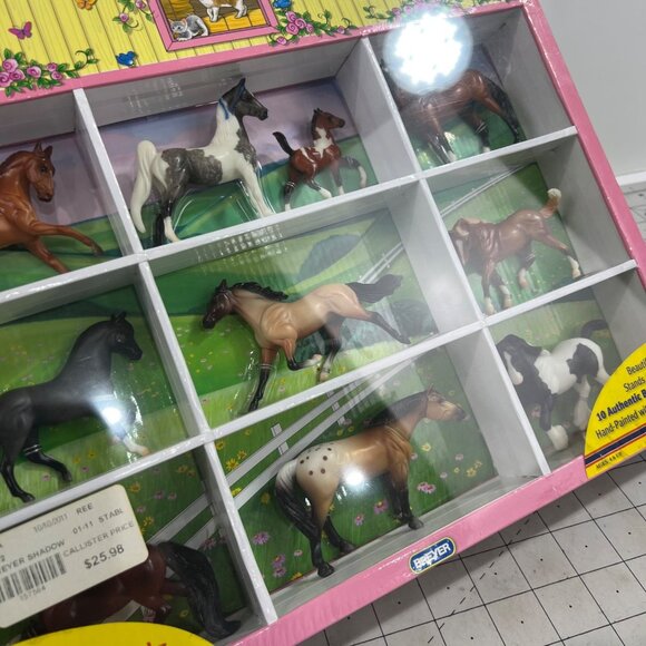 Breyer Stablemates Horse Lovers Collection Shadowbox 1:32 Scale Wall Display NEW - Picture 2 of 7
